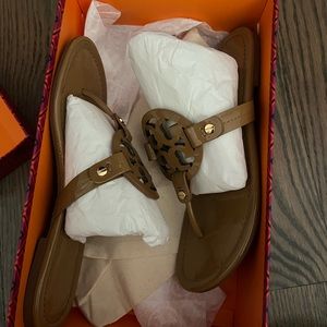 TORY BURCH MILLER IN TAN SIZE 7